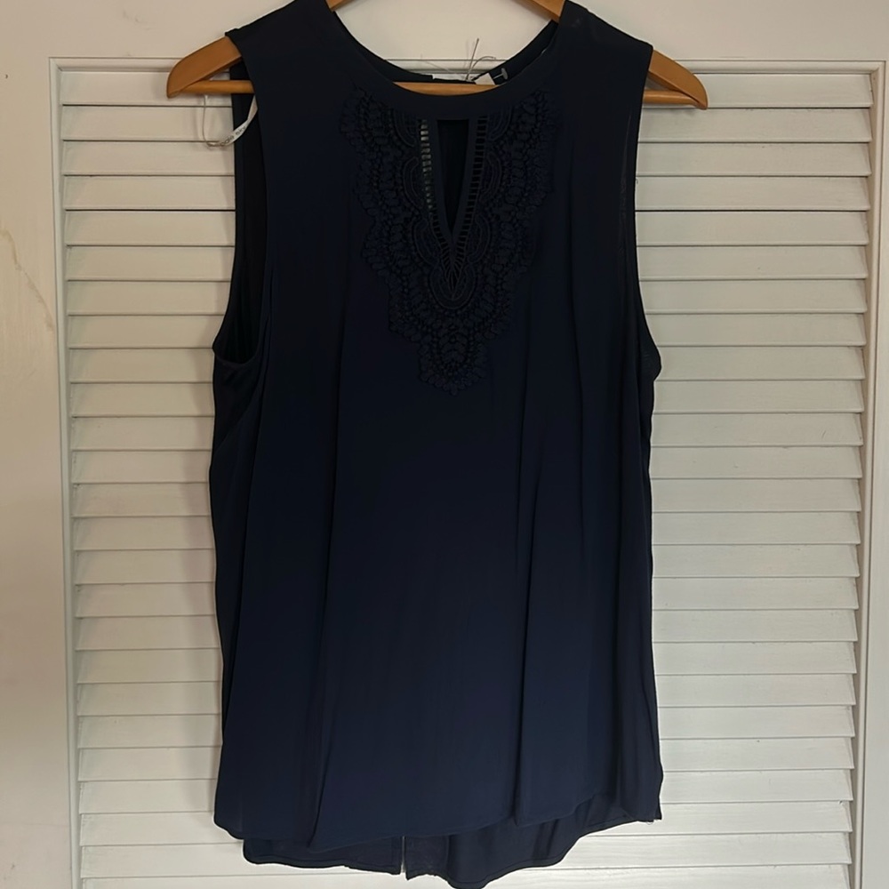 Pale Sky top, size Large